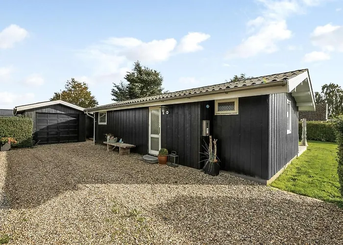 Florina - 700m From The Sea By Interhome